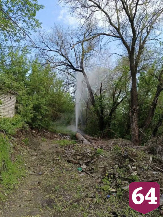 В Саратове забил коммунальный фонтан