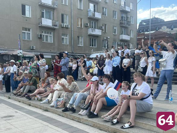 В Саратове День России отметили фестивалем дружбы народов 